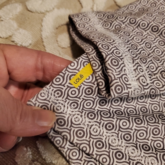 ⬇️ Lole stretch top with ruching at shoulders and thumb holes - Picture 4 of 13